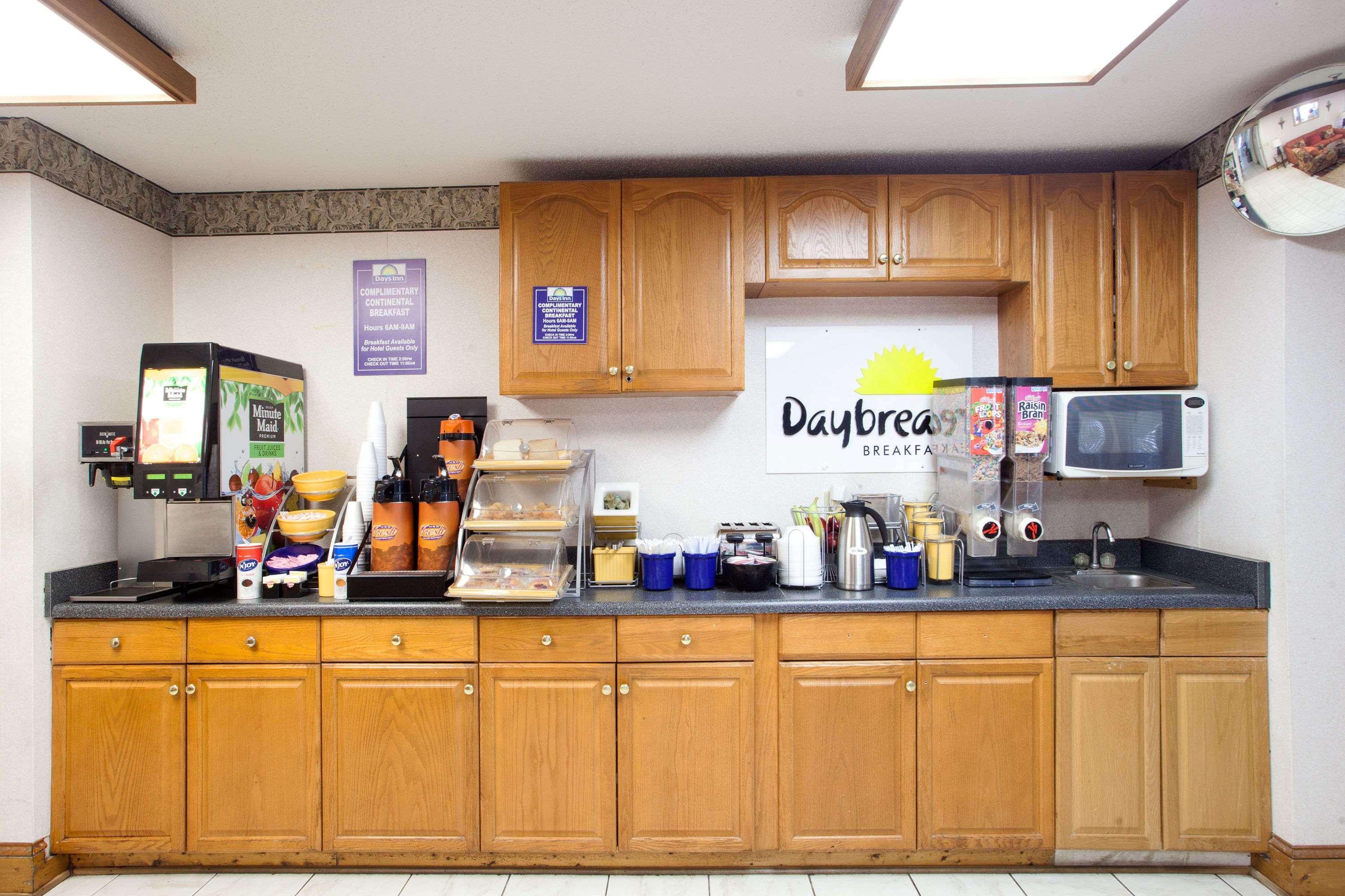 Days Inn By Wyndham Covington Esterno foto