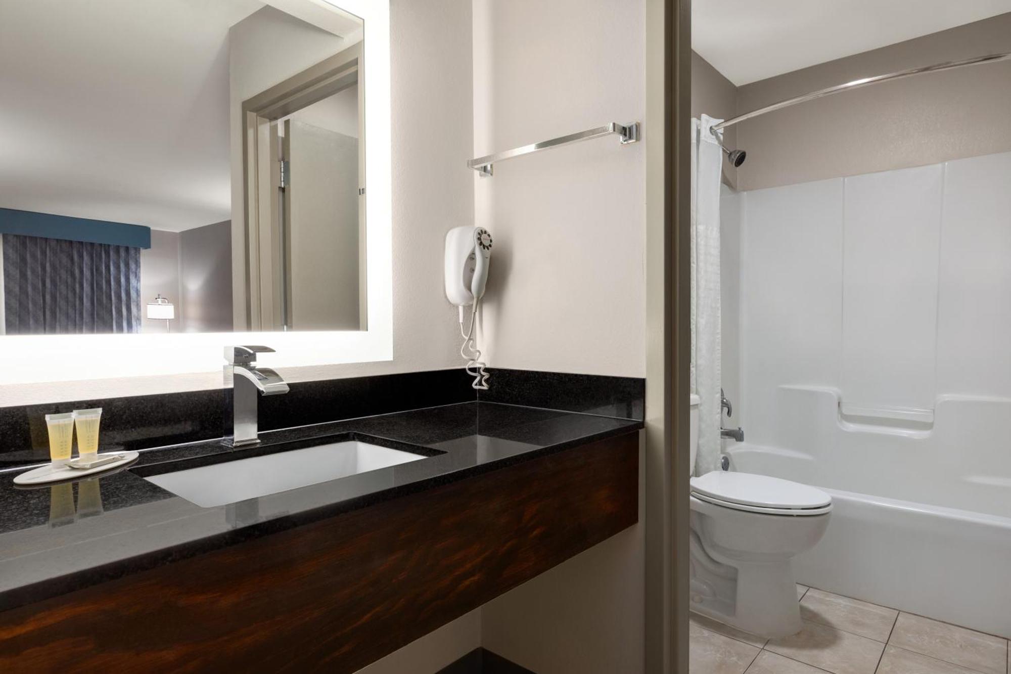 Days Inn By Wyndham Covington Esterno foto